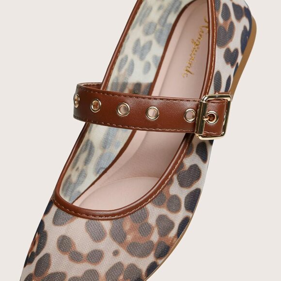 Women Mesh Leopard Polyurethane (PU) Closed Toe Strap Buckle Ballerina Flats - Picture 4 of 6